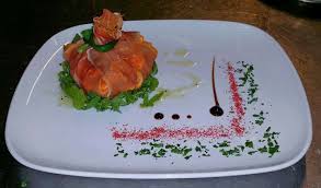 In base al colore dello sfondo deciderai le cromie e le fantasie dei piatti. Orrori Nel Piatto Iniziate A Semplificare Le Presentazioni Per Favore Dietroalcibo