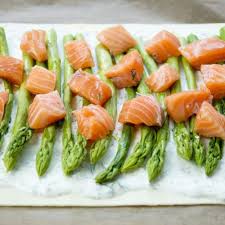 Lachs Spargel Tarte Mit Blatterteig Rezept Elle Republic Rezept Spargel Spargel Im Blatterteig Lachs Im Blatterteig