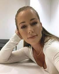 Kendra Engle's Instagram, Twitter & Facebook