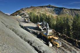 Plus précises et 4 fois par jour. Les Carroz D Araches Des Travaux Dantesques Pour Elargir La Piste Perce Neige Le Messager
