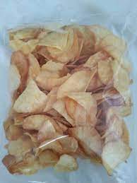 Warna keripik ubi tergantung dengan jenis ubi yang digunakan. Kerepek Ubi Kayu Original Kedai Matdespatch