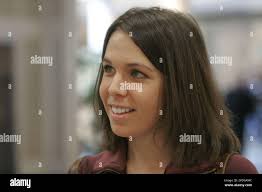 Shopper Tara Keating, from Germantown, Ohio speaks of her shopping  experience at the Dayton Mall, Tuesday, Dec. 20, 2005, in Dayton, Ohio. (AP  Photo/David Kohl Stock Photo