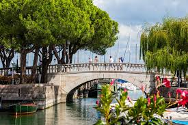 Choose the best travel fare from venice to garda. Lake Garda Sirmione Lake Garda Sirmione Lake Garda Lake Vacation