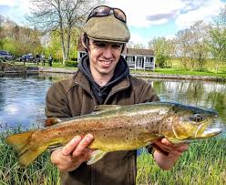 Avington Estate River Kennet Upstream Dry Fly