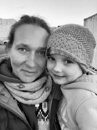 Amanda Buggy's Instagram, Twitter & Facebook