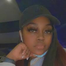 Dee'Nicole🖤 (@deesnicoles)