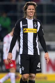 Latest on southampton defender jannik vestergaard including news, stats, videos, highlights and more on espn. Borussia Monchengladbach Jannik Vestergaard Zeigt Bild Von Mittelfussbruch Express De