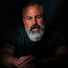 Skeletons in My Closet: Life Lessons from a Homicide Detective:  Amazon.co.uk: Sweet, Dave, Ostrander, Jonathan, Graham, Sarah:  9781982650926: Books