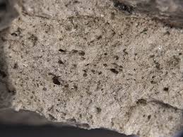 BUILDING WITH PUMICE: Making blocks out of pumice, lime and concrete -  Green Building Canada