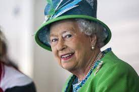 Remportez le bijou dont vous rêvez. Reine Des Dauphins Des Cygnes Les Etranges Pouvoirs D Elizabeth Ii