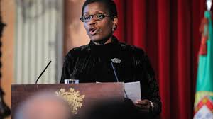 Signe d'ouverture dans ce pays et de changement dans ses relations avec son ancienne colonie. Reconducao De Van Dunem E Surpresa Mas Negociacoes Continuam