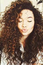 Different Hairstyles For Long Thick Hair Best Hairstlyes Lockige Frisuren Lockige Haare Lange Haare Ideen