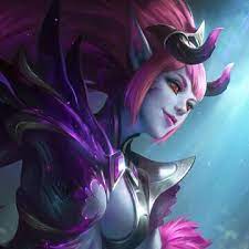 Selena can switch freely between her two forms. Selena Story Mobile Legends Bang Bang Wiki Fandom