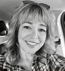 Danielle Griswold's Instagram, Twitter & Facebook