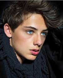 Qui est William Franklyn Miller le plus beau garçon au monde en 2020 ?  (photos)