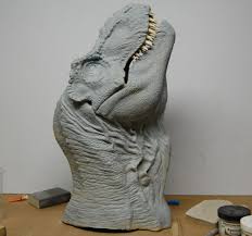 I'm happy to show you my first dinosaur's sculpture here. Modeler S Miniatures Magic