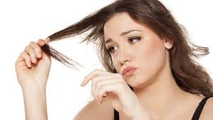 L'impasto di uovo, aceto e olio dona . Capelli Rovinati I Rimedi Per Capelli Danneggiati E Secchi