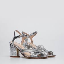 #sonego #sonegolugano #lugano #shopping #store #shoestore #shoes #sandals #shoesaddict #instashoes #instagood #follow #likeforlikes #scarpe #instagram #scarpedonna #goodvibes #newin #styleinspiration #ootd. Sonego Lugano Abbigliamento Lugano Lombardia Shopping