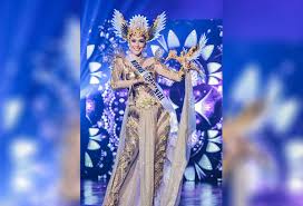 Top 10 in national costumes are leren mae bautista, maria andrea abesamis, vickie rushton, hannah arnold, samantha mae bernardo, cassandra chan, samantha ashley lo, jessarie dumaguing, resham saeed and emma mary tiglao. In Photos Binibining Pilipinas 2019 Top 10 Best In National Costume Philstar Com