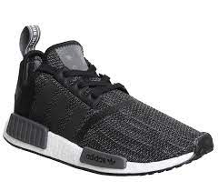 Geben sie sich selbst die chance, die richtige wahl zu treffen. Adidas Nmd R1 Trainers Core Black Grey White Sneaker Herren