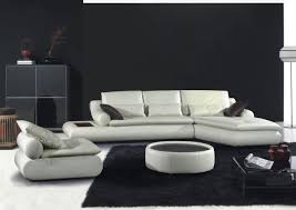 La zona living diventa spesso il focus principale quando ci si appresta ad arredare casa.specialmente nei salotti moderni, cosa mettere di fianco al divano è una domanda che in molti si pongono, perché il soggiorno è senza dubbio uno degli spazi più vissuti, dove passiamo diversi momenti della giornata e dove possono intrecciarsi spazi che rispondono a diverse necessità. Divani Soggiorno Letto Divani In Pelle Divano Salotto Pelle Moderno Sofa Americano Soggiorno C G Home Design