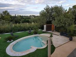 Bain à remousplage californienne avec bain à remous dans piscine. Piscine Avec Plage Immergee Construction Beton Projete Piscines Hdp