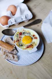 Oeuf Cocotte Bleu Et Jambon Cru Blog Pourdebon Recette Recettes De Cuisine Idee Repas Oeufs Recette Oeuf Cocotte