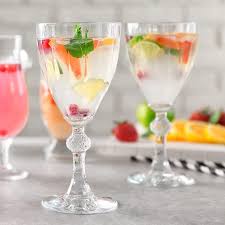 Mix the drink in a 1:1:1 ratio of whiskey, lemon juice and water. The Best Low Calorie Cocktails To Order At The Bar