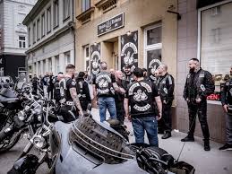 Les titulaires de magistratures mineures et les tribuns militaires avaient également accès à ces gradins 62. Motorradklub In Meidling Meidlinger Asphaltnomaden Unterwegs Meidling