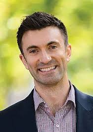 Robert Simms's Instagram, Twitter & Facebook