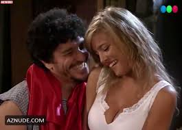 CASADOS CON HIJOS NUDE SCENES - AZNude