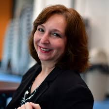 entrepreneurship #balancingroles #candlemaking #lorrainescandlestudio  #oneyearanniversary #followyourdreams #smallbusinessowner  #linkedincommunity