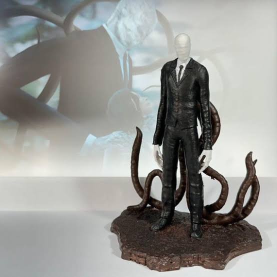 Slenderman Figurine Horror Statue Collectible Creepy Decor Slender Man Gift  - Etsy