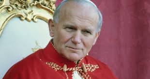 II. János Pál pápa ilyen sármos férfi volt fiatalon: ritkán látott képeket  mutatunk róla