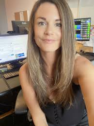 AI has officially entered the chat 😂 But honestly, how cute is your 🔹  DREAM 🔹team ?! ☺️ Curtis & Melani Weekdays 5:30