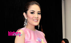 Pada 26 september 2012, nindy dikaruniai anak lelaki. Menggugat Cerai Nindy Ayunda Menikah Di Tanggal Cantik 11 11 11 Tabloidbintang Com