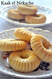Kaak El Nekache Ou Gateau Algerien A La Pate De Dattes كعك النقاش Couscous Et Puddings Gateau Algerien Dattes Recettes De Cuisine