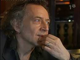 Ulf lundell (born 20 november 1949 in södermalm, stockholm, sweden, full name ulf gerhard lundell) is a swedish writer, poet, songwriter, composer, musician and artist.he made his debut in 1975 with the lp vargmåne and was immediately hailed as sweden's bob dylan. Ulf Lundell Pa Tyrol 2005 Musik Intervju Del 1 Youtube