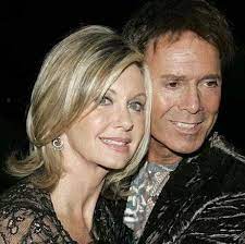 Olivia Newton John Cliff Richard Olivia Newton John Singer Sir Cliff Richard