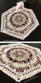 This blue, white and yellow blend in the table mat is the one of a kind substituting fastens that give incredible surface to this piece. Floral Mandala Free Crochet Pattern