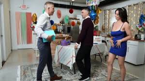 Sneaky Smash At The Birthday Bash - Chloe Surreal And Mick Blue - EPORNER