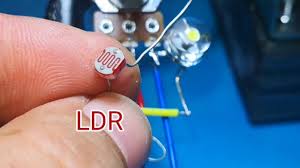 Lm324 Entegre Ile Otomatik Isik Sensoru Acik Kapali Otomatik Isik Sensoru Led Lm324 Ldr 2020 Led Devre Semasi Lamba