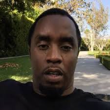 Diddy affronta domande sul suo presunto ruolo nell'omicidio di Tupac dopo  essere stato menzionato 77 volte in un nuovo archivio legale!! ️