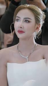 Chlo Nelson Mintfest