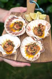 Before cooking, toss scallops with oil and season with salt and pepper. Scallops On The Half Shell With Chilli Clarified Butter Supergolden Bakes Scallop Recipes Fried Scallops Baked Scallops