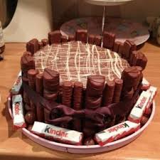 Deliziosa Torta Kinder Bueno E Togo Con Degli Ingredienti Cosi E Impossibile Sbagliare Ricetta Torte Dessert Al Cioccolato Ricette