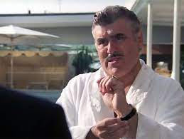 Vieler jahre voller entbehrung und krankheit als schneiderin. Mario Adorf In Kir Royal Ich Scheiss Dich So Was Von Zu Mit Meinem Geld Der Spiegel