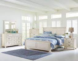 It is not very difficult and expensive to decorate a beach style bedroom. 75 Beautiful Coastal Bedroom Pictures Ideas July 2021 Houzz