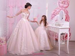 Abiti da cerimonia mamma e figlia. Sposatelier Siamo Sicuri Che Non Riuscirete A Resistere A Questo Favoloso Abbinamento Per La Sposa E La Sua Piccola Damigella Possiaimo Personalizzarli Nel Colore Che Preferisci Clicca Qui Sposa Http Www Sposatelier Com Shop Abiti Da