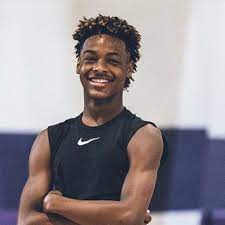 Well, now, thanks to some new nba rules instituted for the upcoming season, we have official height and weights submitted from each team to the league office. Lebron James Jr Bronny Wikipedia Bio Age Height Weight Girlfriend Net Worth Career Family Facts Starsgab
